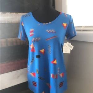 Buy 2 get 1 ♥️ NWT LuLaRoe XXS classic tee